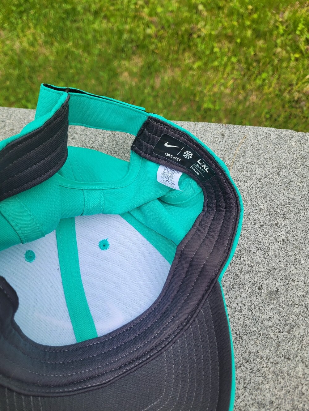 Nike hat - Picture 3 of 3